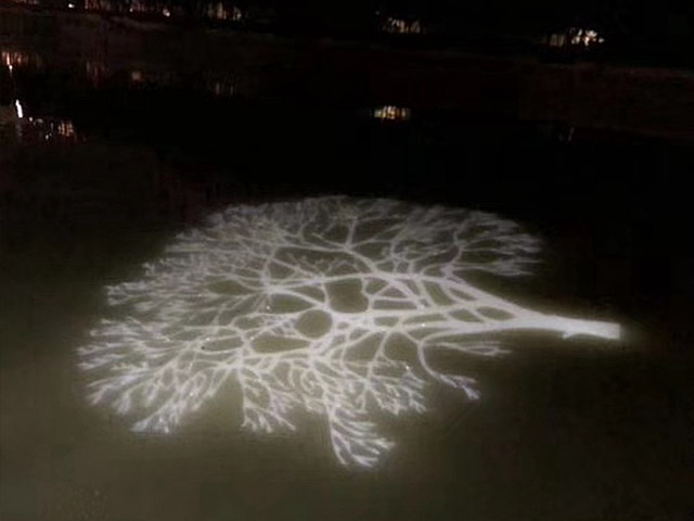 水面河面广告投影灯